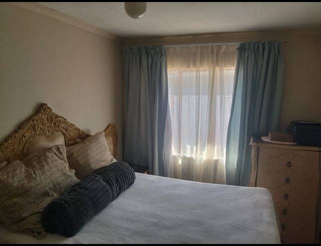 3 BEDROOM HOUSE FOR SALE IN ZAMDELA